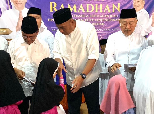 Partai NasDem Kepri menggelar Safari Ramadan di Pulau Penyengat dan Panti Asuhan Ummi Al Fitrah Tanjungpinang, memperkuat silaturahmi, ziarah sejarah, serta berbagi bersama anak panti.