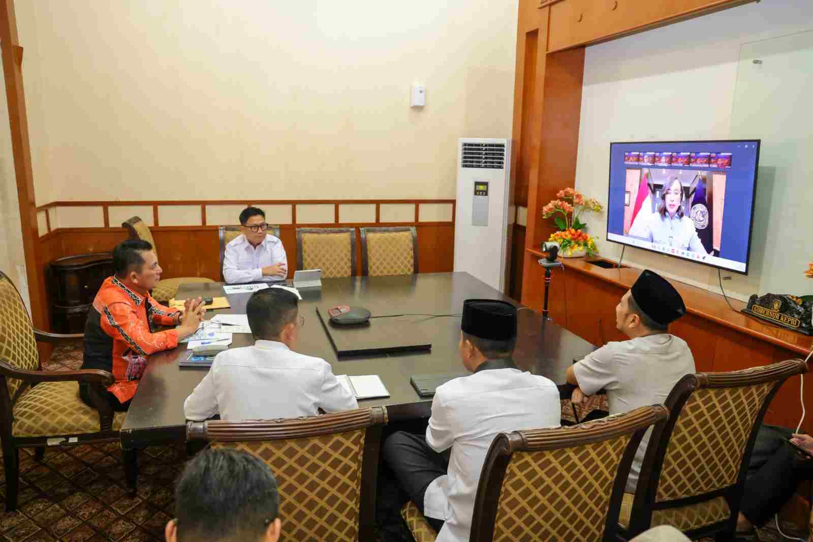 Gubernur Ansar Ahmad memaparkan strategi ketahanan pariwisata Kepri menghadapi konflik global, dengan fokus pada akses wisata, diversifikasi pasar, dan penguatan sektor unggulan.