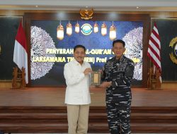 Perkuat Mental Prajurit, Laksda TNI Berkat Widjanarko Terima Wakaf Al-Qur’an di Kodaeral IV