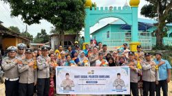 Ramadhan Berbagi: Kapolsek Batu Ampar Salurkan Paket Sembako untuk Warga Tanjung Sengkuang