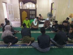 H. Raja Mustakim Salurkan Zakat Mal Berupa Karpet Sajadah untuk Masjid Al Muqaddimah di Desa Ceruk