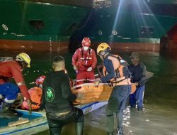 Tim SAR temukan ABK tugboat terbalik di PT ASL Batam kondisi selamat