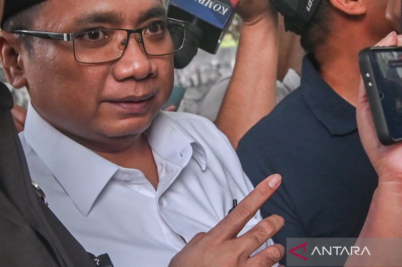 KPK memanggil mantan Menteri Agama Yaqut Cholil Qoumas sebagai tersangka kasus kuota haji 2023–2024. Penyidik mendalami dugaan korupsi yang merugikan negara hingga Rp622 miliar.
