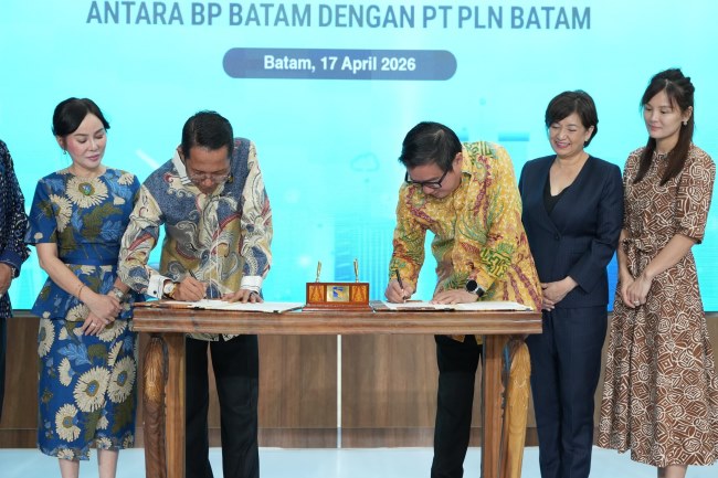 Data center Batam kian melesat dengan proyek 450 MW hasil kolaborasi BP Batam, PLN Batam, dan DayOne, memperkuat posisi Batam sebagai hub digital Asia Tenggara.