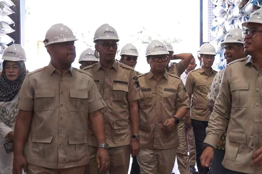 Ketahanan pangan Kepri dipastikan aman setelah Wakil Gubernur Nyanyang Haris dan DPR RI meninjau Gudang Bulog Batam, dengan stok beras mencukupi hingga enam bulan ke depan.