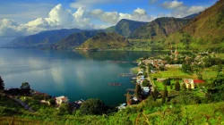 Pantai Bebas Parapat Danau Toba didorong jadi destinasi unggulan, pemerintah fokus penataan kawasan dan pemberdayaan UMKM lokal.