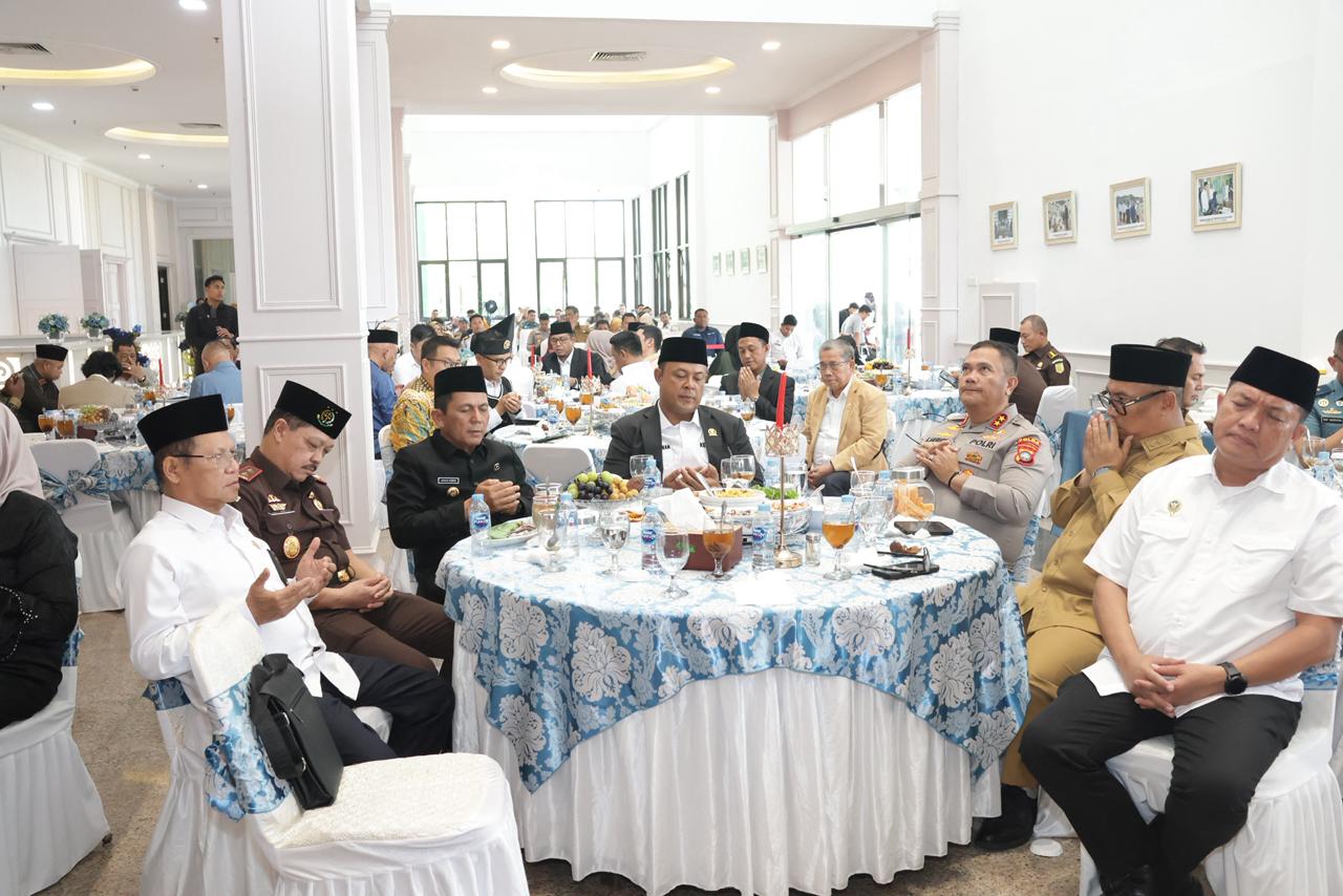 Halal Bihalal DPRD Kepri bersama Gubernur Ansar Ahmad dan Wakil Gubernur Nyanyang Haris menjadi momentum memperkuat sinergi demi pembangunan daerah.