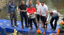 Ikan sapu-sapu Jakarta diburu massal karena dinilai berbahaya bagi ekosistem dan kesehatan. Gubernur Pramono memimpin pembersihan sungai di lima wilayah.