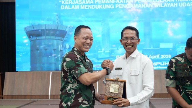 Pengelolaan ruang udara Batam menjadi sorotan dalam kuliah Seskoau, Amsakar Achmad paparkan kekuatan geopolitik, ekonomi, dan pertumbuhan investasi Batam.