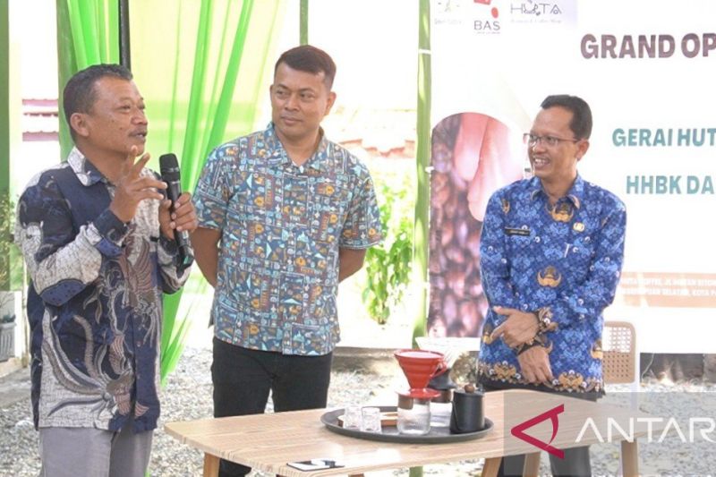 Huta Kopi Tapanuli Selatan hadir sebagai pusat HHBK yang mendorong ekonomi lokal, membuka lapangan kerja, dan tetap menjaga kelestarian lingkungan.