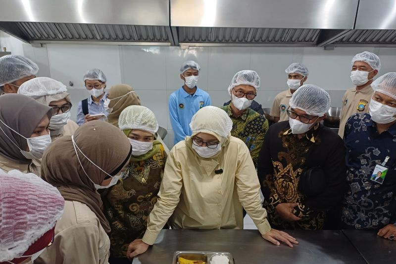 Label batas konsumsi MBG diminta DPR RI untuk diterapkan di Kepri. Langkah ini penting guna mencegah keracunan dan menjaga keamanan makanan siswa.