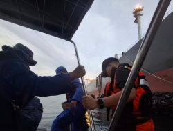 Hanyut Hingga Malaysia, Ini yang Dilakukan Tim SAR