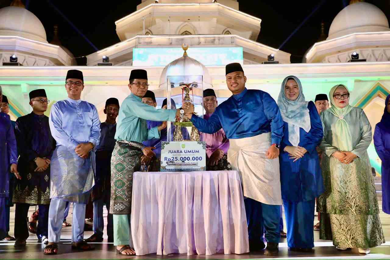 MTQH Batam resmi ditutup. Kecamatan Sagulung keluar sebagai juara umum dalam ajang MTQH XXXIV tingkat Kota Batam yang berlangsung meriah.