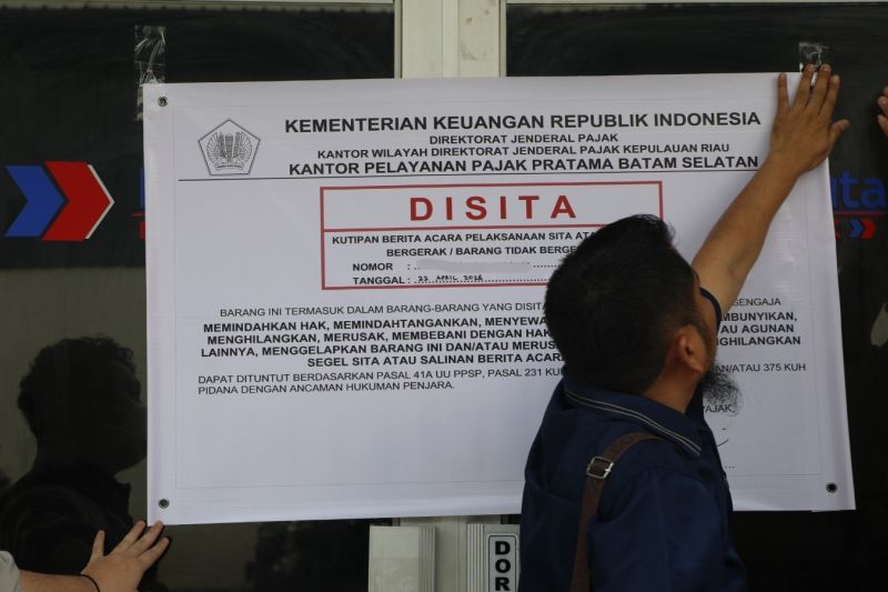 Sita serentak pajak Kepri dilakukan DJP dengan nilai aset Rp1,7 miliar. Langkah ini bertujuan meningkatkan kepatuhan wajib pajak dan optimalisasi penagihan.