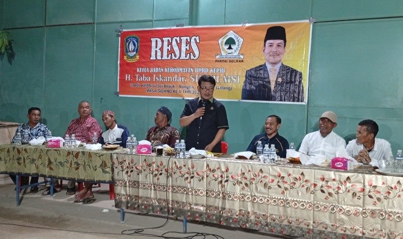 Reses DPRD Kepri Taba Iskandar di Kavling Seraya berlangsung hangat. Warga menyampaikan aspirasi soal infrastruktur, air bersih, listrik, hingga kebutuhan lapangan kerja.