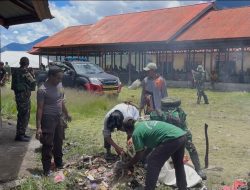 Bahu-Membahu, Satgas Yonif 136/TS dan Tokoh Masyarakat Illu Wujudkan Pasar Bersih