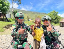 Satgas Yonif 136/Tuah Sakti Gelar Komsos dan Layanan Kesehatan di Kampung Wiringgame