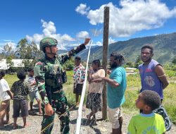 Menyalakan Semangat di Kampung Baktis: Jejak Kemanusiaan Satgas Yonif 136/Tuah Sakti