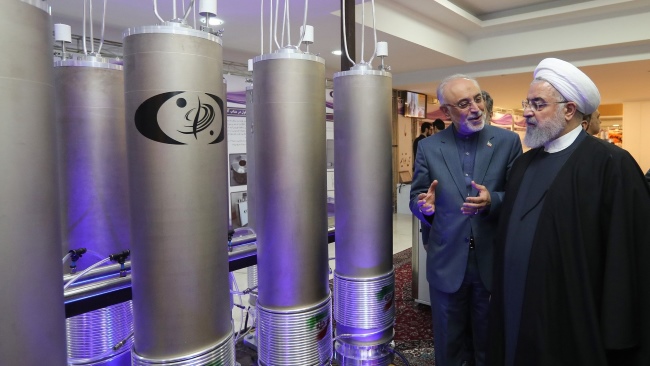Uranium Iran menjadi sorotan setelah klaim Donald Trump, Teheran menegaskan penolakan pemindahan dan menuntut jaminan hak dalam negosiasi.