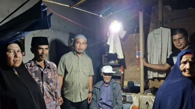Pemkab Agam pulangkan tujuh warga terlantar selama lima bulan