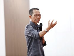 AMSAKAR ACHMAD SANG ORATOR