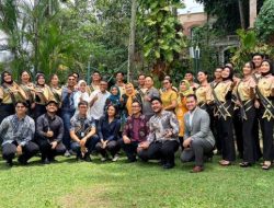 Wejangan Erlita Amsakar untuk Duta Wisata Encik & Puan Batam 2026