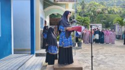 Kepala Sekolah SDN 009 Landak Netty,Spd.Sd Pimpin upacara Hardiknas dan bacakan pidato Menteri Pendidikan Dasar dan Menengah