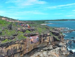 Dari Natuna untuk Indonesia, Garuda Pancasila Berkibar di Geosite Tanjung Datuk