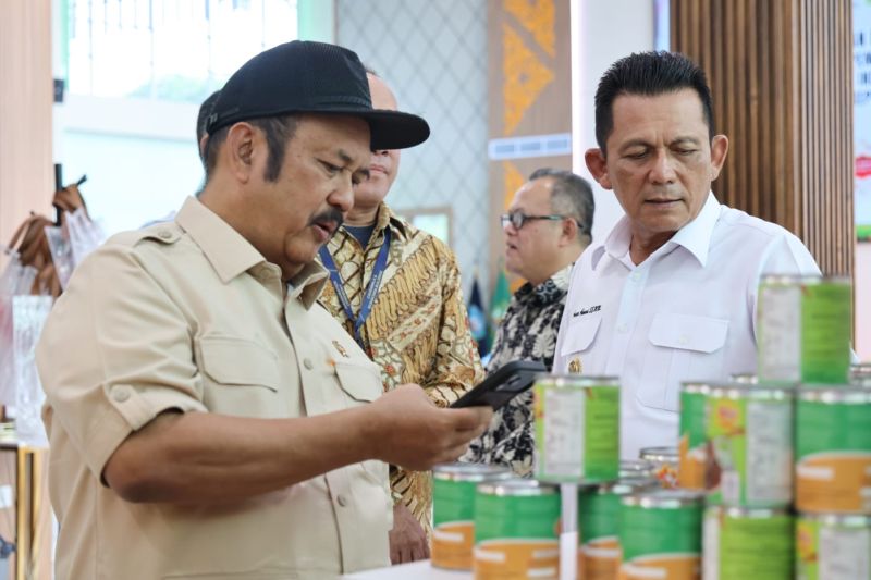 UMKM Kepri mendapat pujian dari Menteri Bappenas Rachmat Pambudy karena memiliki kemasan menarik dan nilai jual tinggi. Produk olahan laut hingga budaya lokal dinilai punya potensi besar menjadi unggulan nasional.