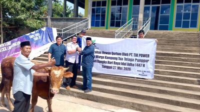 PT TJK Power Bagikan Enam Sapi Kurban untuk Warga Sekitar PLTU Tanjung Kasam