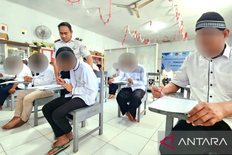 Ujian Paket warga binaan Lapas Gorontalo menjadi bagian dari program pembinaan pendidikan untuk meningkatkan kualitas SDM dan mendukung reintegrasi sosial.