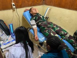 Peringati Hari Palang Merah Sedunia, Satgas Yonif 136/TS Gelar Aksi Donor Darah di Puncak Jaya