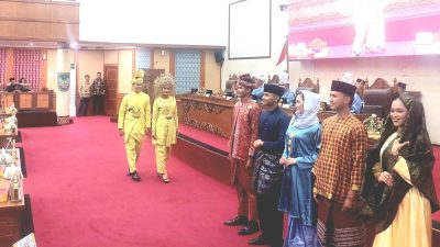 Tugas Pertama  Duwis  Encik Puan Batam 2026 Tampilkan Ragam Busana Melayu di Rapat Paripurna DPRD Kota Batam