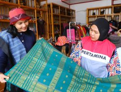 Pertamina Patra Niaga Regional Sumbagut Dukung Sakkamadeha Kembangkan Tenun Ulos sebagai Kekuatan Ekonomi Kreatif Berkelanjutan