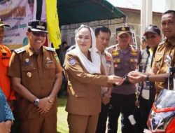 Bawa Pelayanan Terpadu ke Pulau Laut, Cen Sui Lan Salurkan Pasar Murah hingga Armada Damkar
