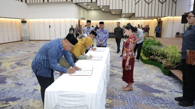BP Batam melantik 27 pejabat Eselon II baru. Amsakar Achmad menekankan penguatan birokrasi, percepatan investasi, dan pelayanan publik.