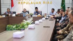 Wagub Kepri Nyanyang Haris Pratamura memperkuat sinergi dengan Kejati dan Abpednas guna mendorong pembangunan desa, pendidikan gratis, serta pengawasan program strategis di Kepri.