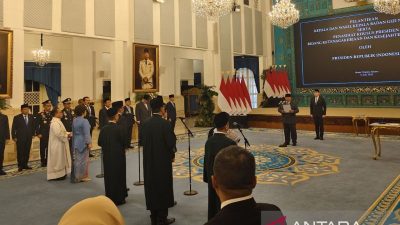 Prabowo lantik Nanik Deyang, Agustina, dan Trenggono jadi pimpinan BGN