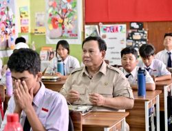Presiden Tinjau Pelaksanaan Program MBG di SMPN 111 Jakarta
