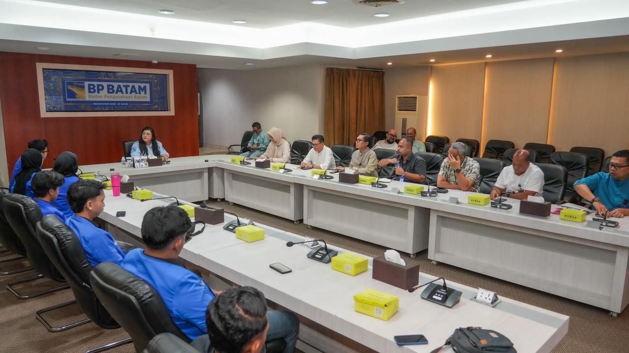 PMII Batam menyampaikan sejumlah isu strategis kepada BP Batam, mulai dari air bersih, banjir, sampah hingga tenaga kerja. BP Batam memaparkan berbagai langkah percepatan pembangunan dan peningkatan pelayanan masyarakat.
