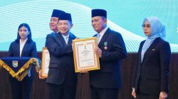 Berhasil Bangun Sektor Kelautan dan Perikanan, Gubernur Kepri Terima Satyalancana Wira Karya dari Presiden