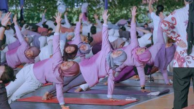 HARRIS Batam dan Pesona Yoga Studio Rayakan Hari Yoga Internasional 2026 Lewat “Yoga for Healthy Ageing”