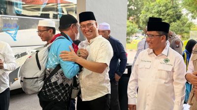 46 Jamaah Haji Anambas Tiba di Batam, Disambut Langsung Bupati Aneng