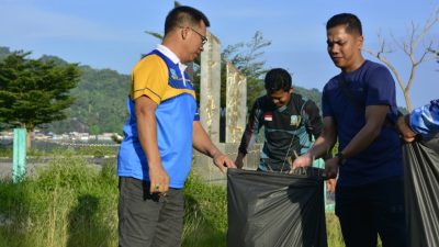 Jelang HUT Ke-18 Anambas, Bupati Aneng dan Wabup Raja Bayu Bersama Insan Pers Kompak Bersihkan Fasilitas Umum