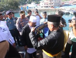Disambut Bupati Aneng, Ustadz Das’ad Latif Hadiri Rangkaian HUT ke-18 Anambas