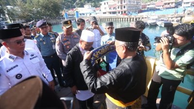 Disambut Bupati Aneng, Ustadz Das’ad Latif Hadiri Rangkaian HUT ke-18 Anambas