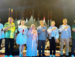Pemkab Dukung Geliat Seni dan Budaya Daerah, Bupati dan Wabup Hadiri Enjoy Karimun Event Parade Music Bersama Bintang Tamu Meidra