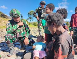 Di Balik Patroli Simpatik, Prajurit Tuah Sakti Hadir Menjaga Rasa Aman dan Harapan Masyarakat Papua