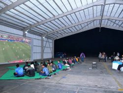 Bangun Kedekatan dengan Warga, Lanud RSA Gelar Nobar Bola Gembira di Hanggar Timur