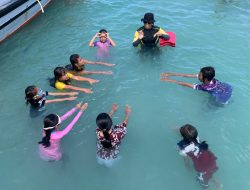 SAR Natuna Latih Anak Perbatasan Berenang, Tanamkan Budaya Keselamatan Laut Sejak Dini